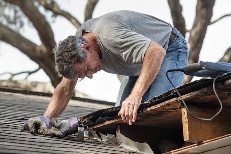Why DIY Roofing Projects is not a Good Idea?